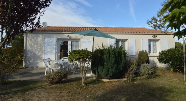 Quiet Holiday Home in Loire by the Sea