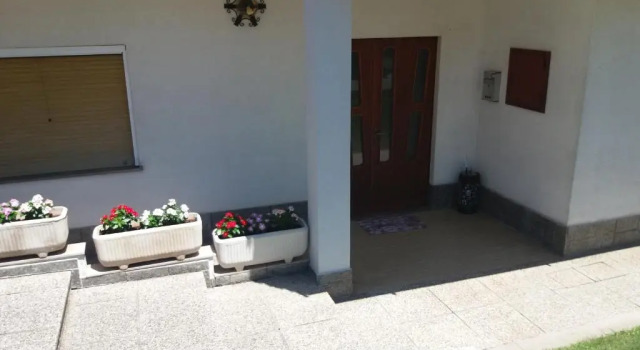 Appartamento con giardino Gemona, Book Lejlighed Hoteller i Friuli Venezia Giulia med parkering, Parkering