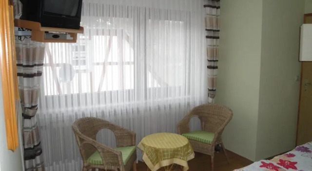 Gästehaus Andrea Blatt, Забронировать Отель Бруттиг-Фанкель Хунсрюк