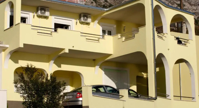 Apartments Rubic, Book Lejlighed Hoteller i Celina med parkering, Parkering