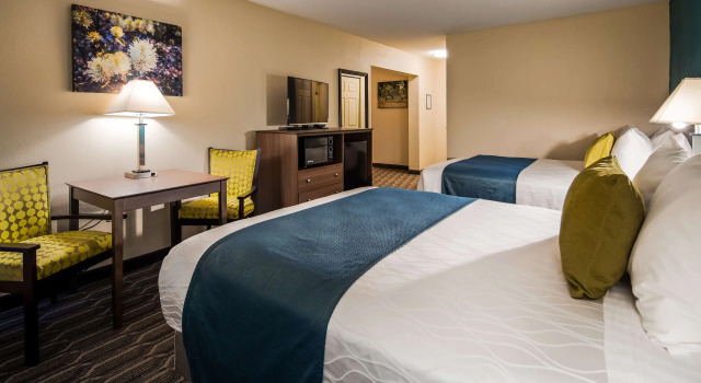 Четырёхместный люкс Best Western Plus Yadkin Valley Inn & Suites