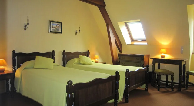Standard Twin room Hostellerie de la Bouriane