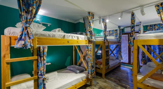 Кровать в общем номере (женский номер) Batumi Surf Hostel