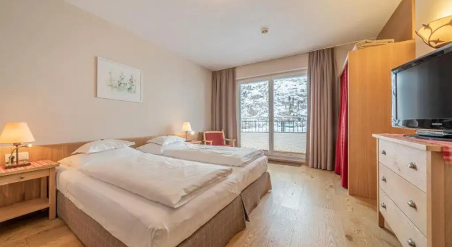 Люкс Hotel Enzian & Apartmenthotel Johannes