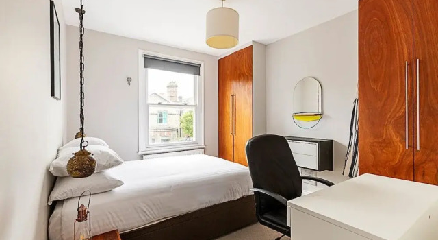 Rustic and Contemporary Haven in Brixton