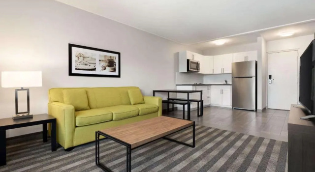 Люкс c 1 комнатой с видом на воду Days Inn by Wyndham Sarnia Harbourfront
