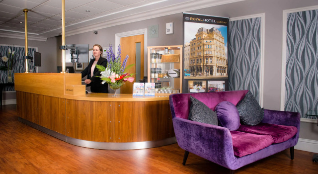 Royal Hotel Cardiff by Belvilla, Забронировать Отель Кардифф Гламорган, рядом с Gorsedd Stones