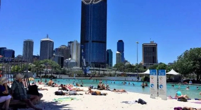 Lovely 2 Beds Apt with City View at South Brisbane, Забронировать Отель Бизнес-отели Брисбна, рядом с Queensland Art Gallery, 4* 5*