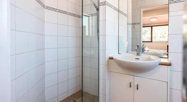 Апартаменты с 2 комнатами с видом на океан Onetangi Beach Apartments