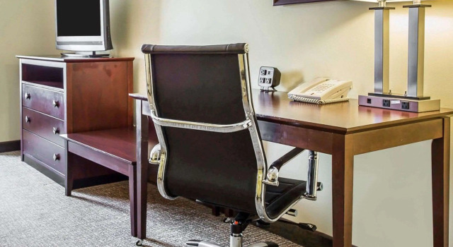 Двухместный люкс Comfort Suites Rock Hill Manchester Meadows Area