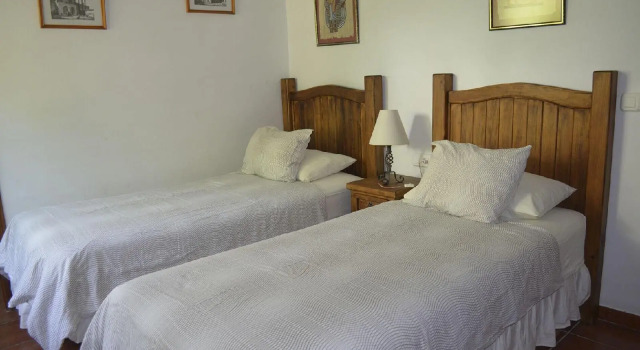 Hotel Rural "Hospederia Las Cañadillas", Забронировать Отель Отели Sierra de Cazorla, Segura y Las Villas Nature Reserve с парковкой, Парковка