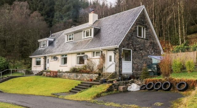 Glenfinglas Dam Cottage, Забронировать Дом для отпуска Отели Центральной Шотландии с парковкой, Парковка