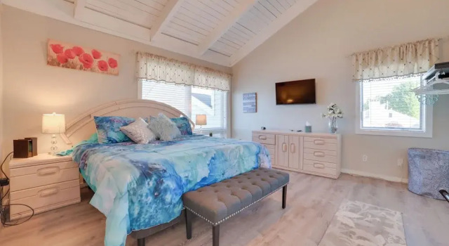 Апартаменты Luxury Lakefront Boyne City Townhome w/ Views!
