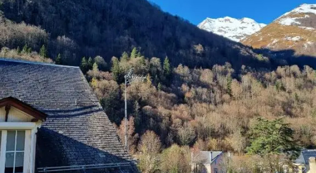 Coeur de Cauterets appartement 53m² 4/6 personnes, Rezervasyon Daire Pyrenees National Park otoparklı oteller, Otopark