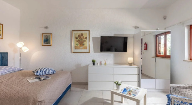 Студия Holiday Home Sladonja Apartments