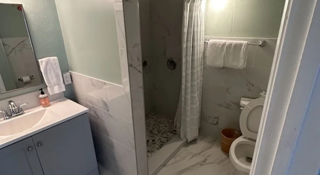 Бунгало Deluxe Breezy Palms Resort
