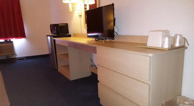 Номер Standard Red Carpet Inn