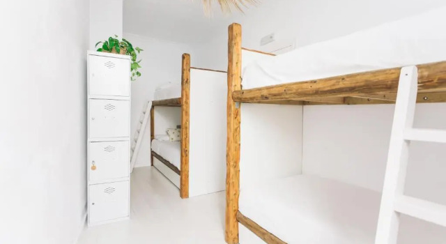 Кровать в общем номере La Cocotera Boutique Hostel & Coworking
