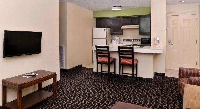 Люкс Americas Best Value Inn & Suites Extended Stay - Tulsa