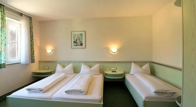 Трёхместный номер Standard Hotel am Markt
