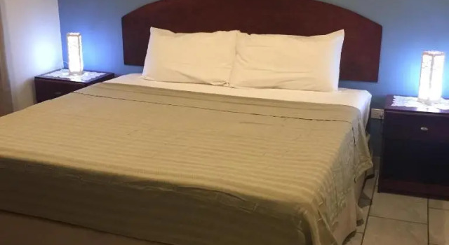 Guest House, Rezerwuj Pensjonat Hotele w Playa Flamingo z basenem, Basen
