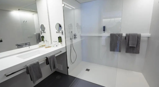 Standardowy dwuosobowy pokój i balkonem Ilha Hostel & Suites