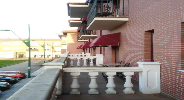 Трёхместный номер Standard с балконом Hotel Alfageme