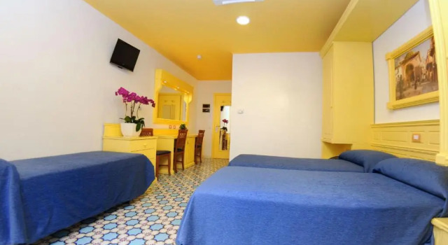Трёхместный номер Standard Hotel Astoria Sorrento