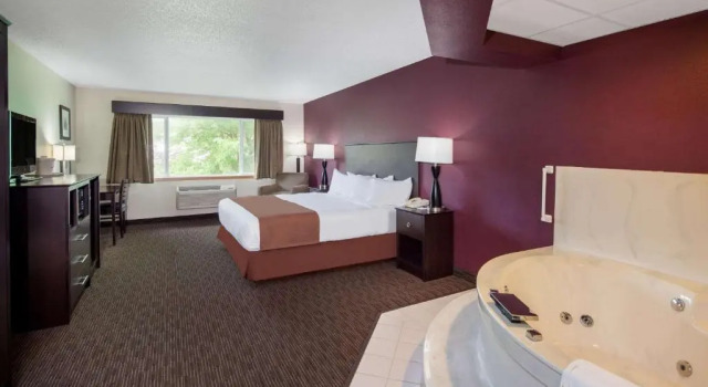 Люкс AmericInn by Wyndham Northfield