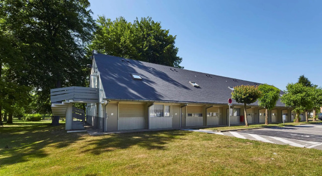Standart üç kişilik oda Campanile Hotel Compiegne