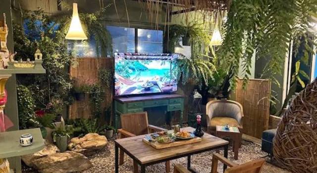 The Oasis on 8 Cozy Homestay & Café