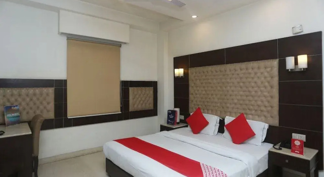 OYO Flagship Hotel VN Inn