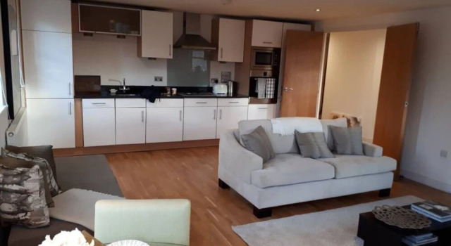 2 Bedroom Flat Sleeps 4 in Balham, Varaa Huoneisto Asunnot kohteessa Merseyside, Huoneisto