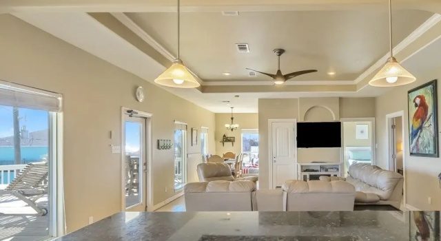 Коттедж Parrot Head 3 Bedroom Home by RedAwning