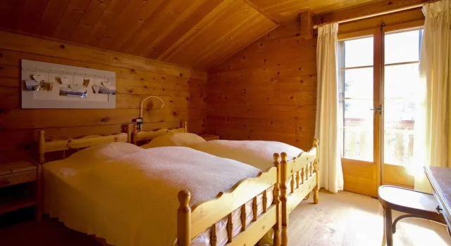 Шале с балконом Magnifique chalet familial pour 10 personnes au coeur de Nax