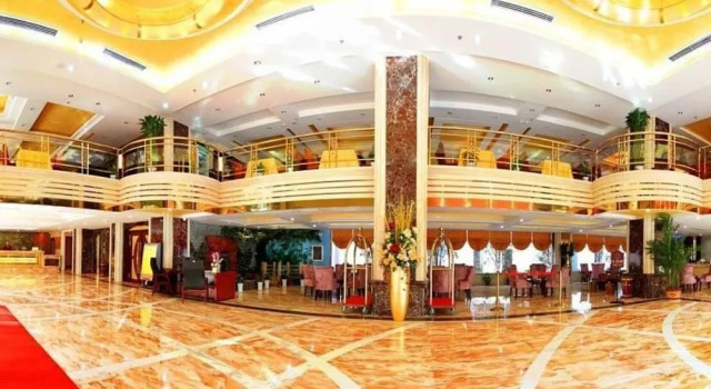 Century Garden Hotel, Varaa Hotelli  