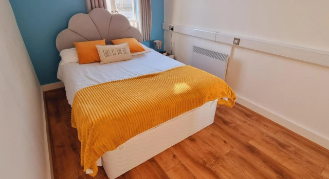 Modern and spacious Swansea centre apartment