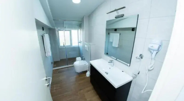 Люкс с красивым видом из окна Olivar Hotel Tirana
