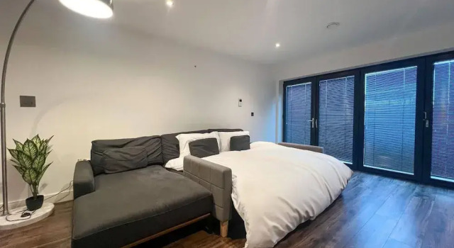 Penthouse City Stay Jewellery Quarter, 2 Bedroom, Забронировать Отель Отели Бирмингема с парковкой, рядом с Royal Birmingham Society of Artists, Парковка