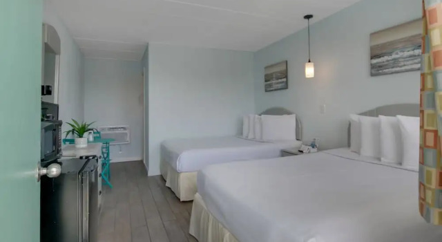 Четырёхместный номер Standard Daytona Inn and Suites