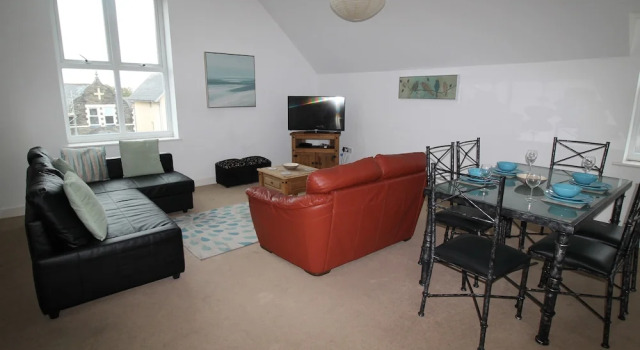 Ashgrove Court Penthouse's by Cardiff Holiday Homes