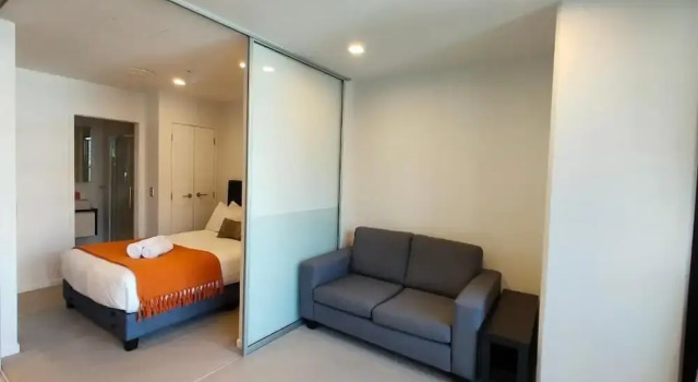 Апартаменты Deluxe c 1 комнатой с видом на город Near Sky Tower Cozy 1B Apt Close to Port