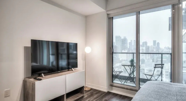 Люкс Business Eaton Center Suites &  Towers