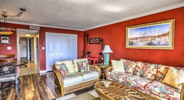 1 Block to Ocean Shore: Condo in Myrtle Beach!, Забронировать Апартаменты/квартира Апартаменты Южной Каролины, Апартаменты/квартира