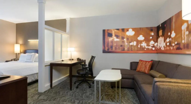 Люкс с красивым видом из окна SpringHill Suites Indianapolis Fishers