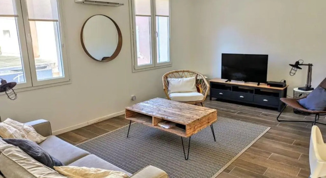 Maison de ville en plein cœur de Sanary 3 double chambres 105M2