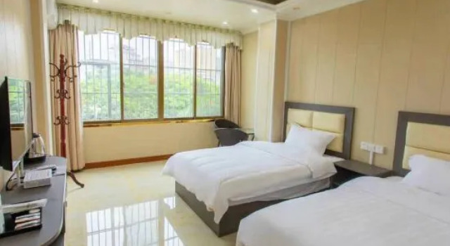 Zhuoxu Business Hotel, Rezerwuj Hotel Hotele w Baise z parkingiem, Parking
