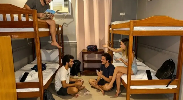 Кровать в общем номере Hola Hostel Puerto Princesa