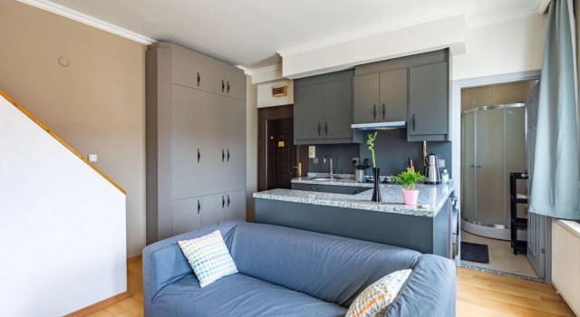 Central and Modern Flat with City View in Sisli, Забронировать Отель Отели Стамбула с парковкой, рядом с City's Nisantasi, Парковка