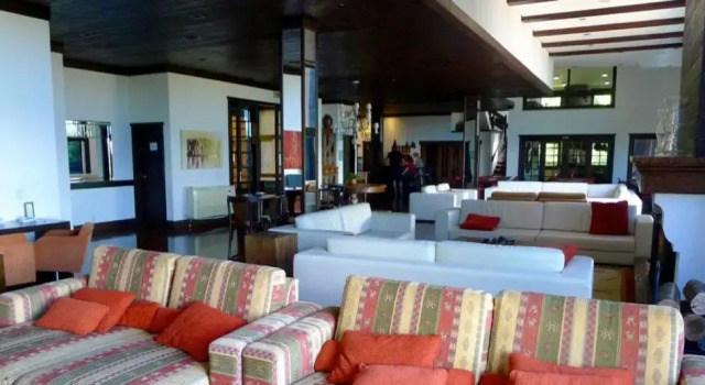 Ap Gramado Knorrville - 2 dorm com lareira, calefação e sacada, Забронировать Отель Грамаду Serra Nevada, рядом с Gramado Bus Station